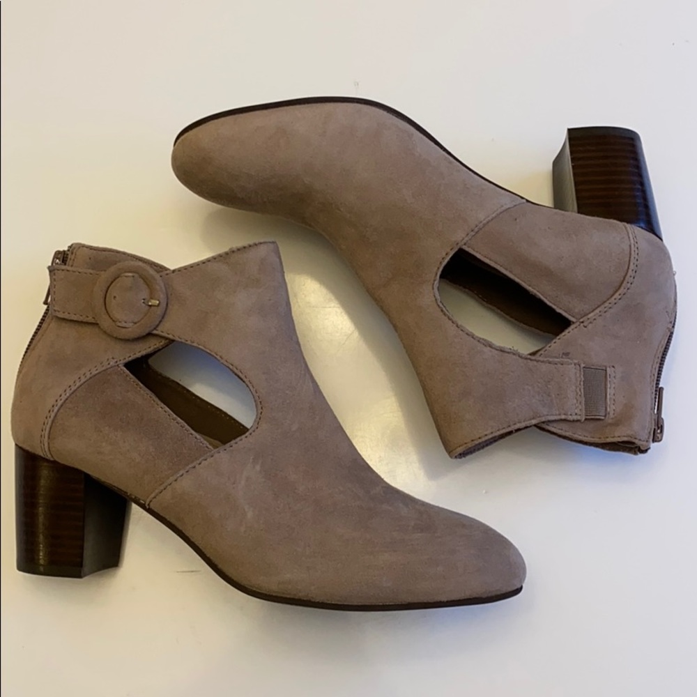 Earth ankle booties taupe cutout design size 7.5
